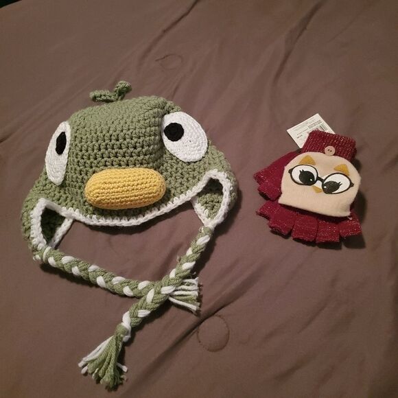 Nayque86 Other - Bundle of hoodie and Gloves